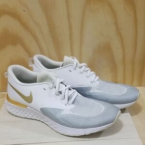 Nike Odyssey React Size 7 Flynit Grey/White/Gold Mens  size  14 Sneaker
